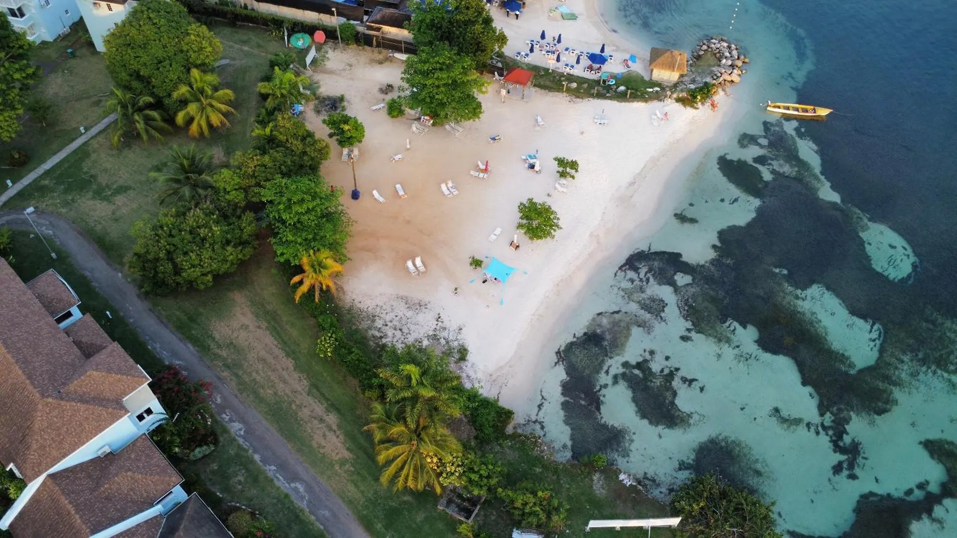 Negril Beachfront Oceanview Studios 164 & 145 Orange Bay Apartment