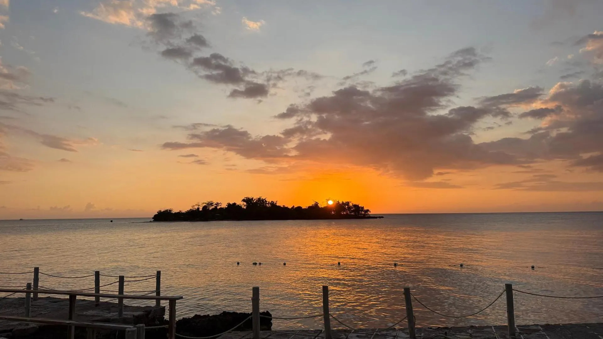 Negril Beachfront Oceanview Studios 164 & 145 Orange Bay