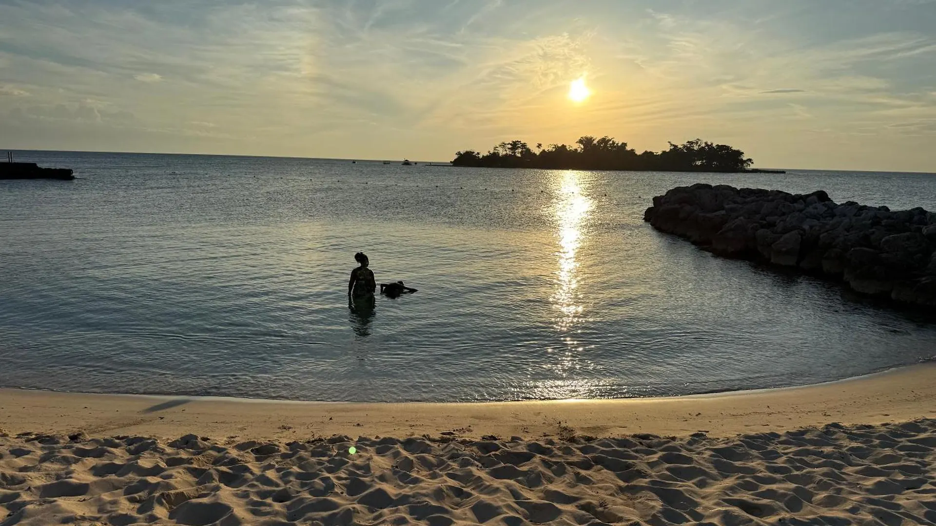 Negril Beachfront Oceanview Studios 164 & 145 Orange Bay Apartment