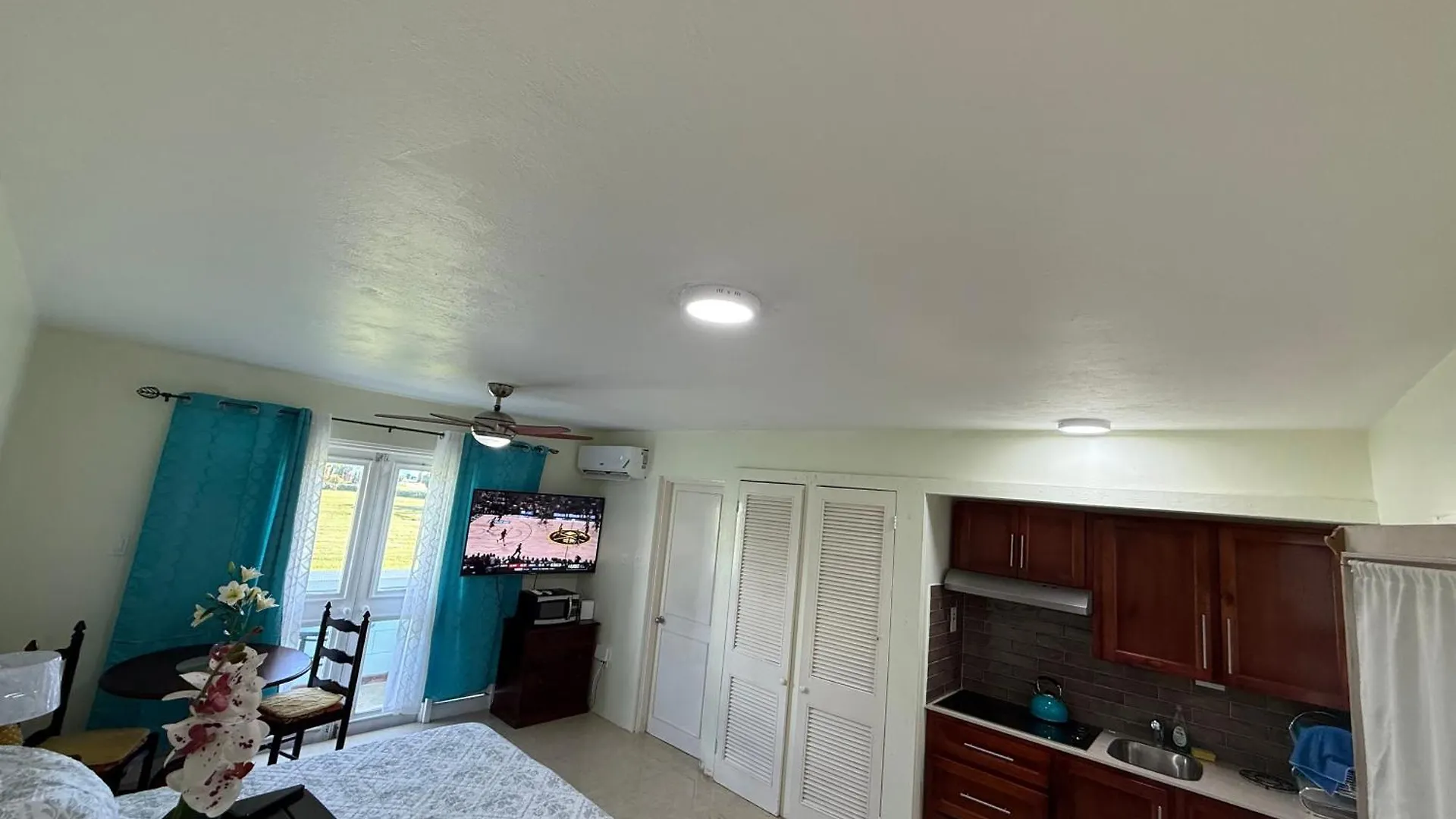 Apartment Negril Beachfront Oceanview Studios 164 & 145 Orange Bay Jamaica