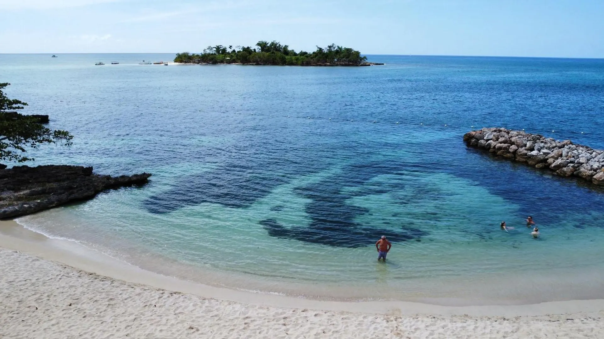 Negril Beachfront Oceanview Studios 164 & 145 Orange Bay